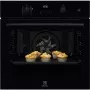 Electrolux EOD6P71Z SteamBake beépíthető elektromos sütő,  pirolitikus tisztítás, maghőmérő, süllyesztett gombok, softclosing, teleszkópos sütősín, fekete