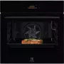 Electrolux KOEBP39Z beépíthető elektromos sütő, pirolitikus tisztítás, assistedcooking, maghőmérő, excite érintőkijelző, magyar menü, fekete, 71l
