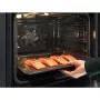 Electrolux EOB8S39X SteamBoost beépíthető gőzsütő, steamify® gőzfunkció, maghőmérő, magyar menü, automata programok, teleszkópos sütősín