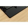 Bosch PNH6B6K40 beépíthető gázfőzőlap, 60cm, wok, üveglapos kivitel, elölgombos vezérlés, szikragyújtás, öntöttvas edénytartó rács